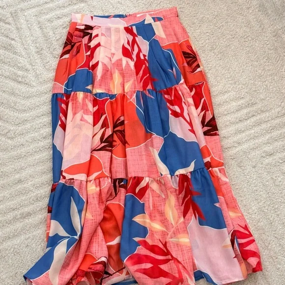 Like New! Women’s Floral Print Top and Maxi Skirt - Size Small - Picture 5 of 7